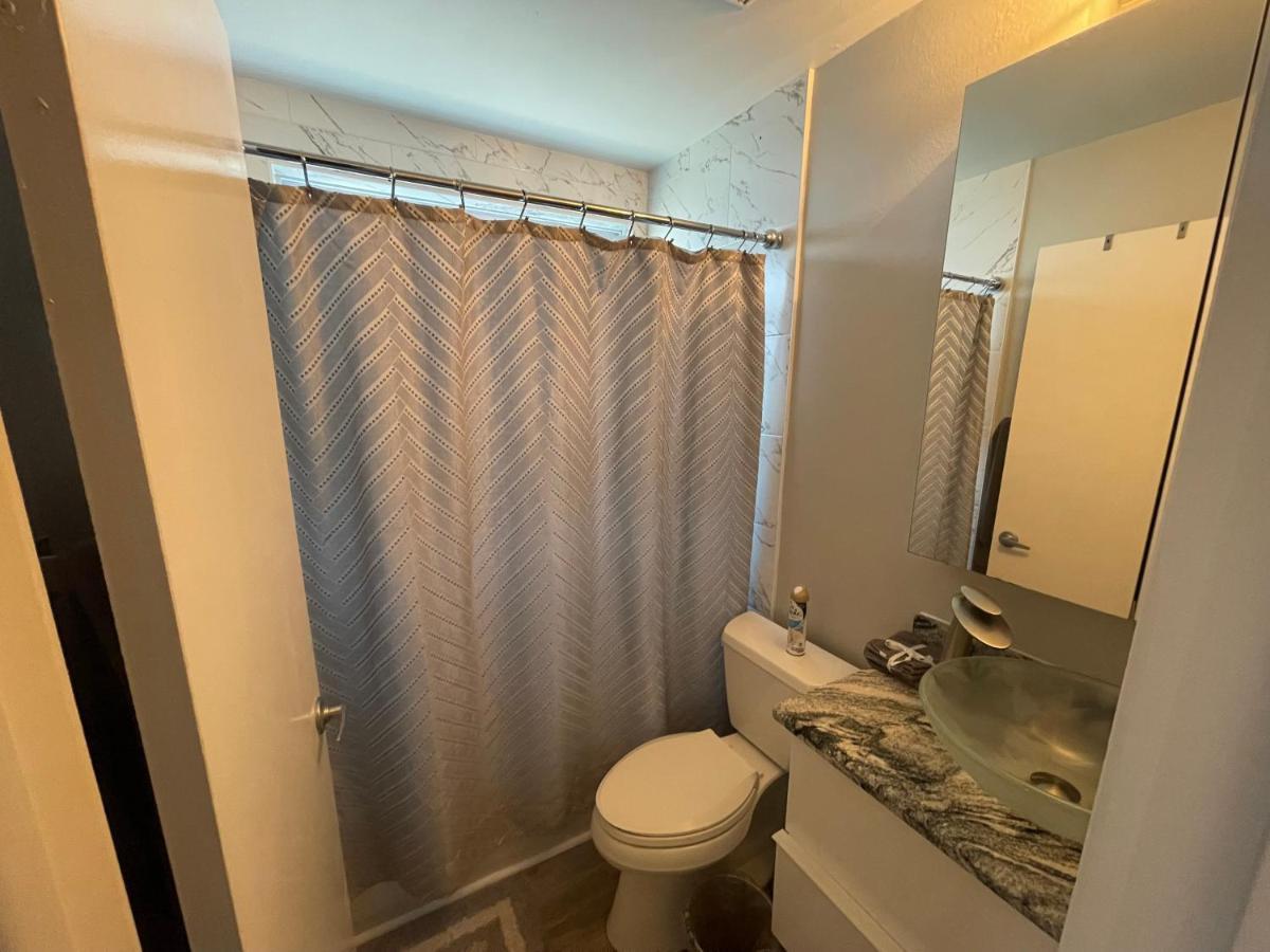 Cozy 3 Bedroom Home Close To Everything In Tampa! Екстер'єр фото