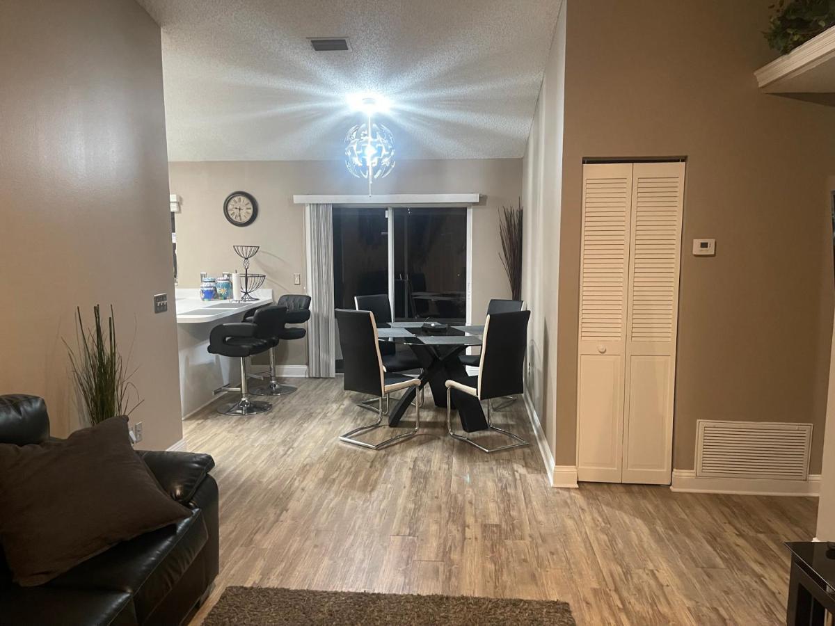 Cozy 3 Bedroom Home Close To Everything In Tampa! Екстер'єр фото